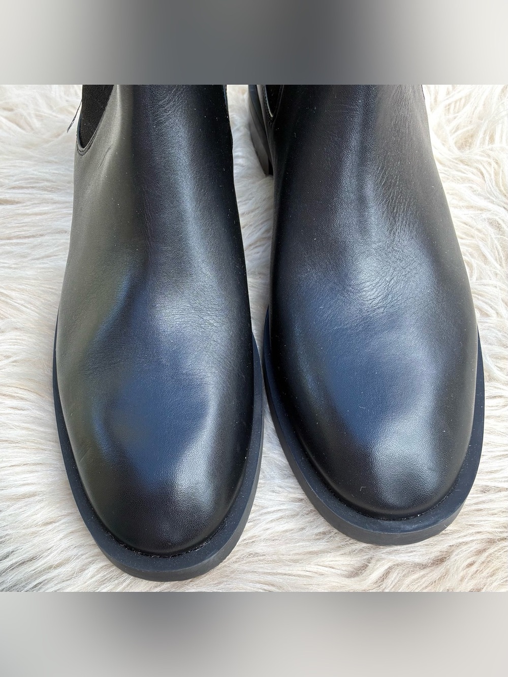 Stuart Weitzman NWOT Sondra Black Leather Chelsea Boots Sz 10.5 - Picture 4 of 8